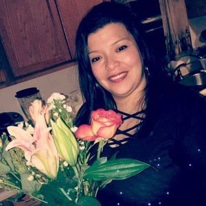 Meet your Posher, Flora